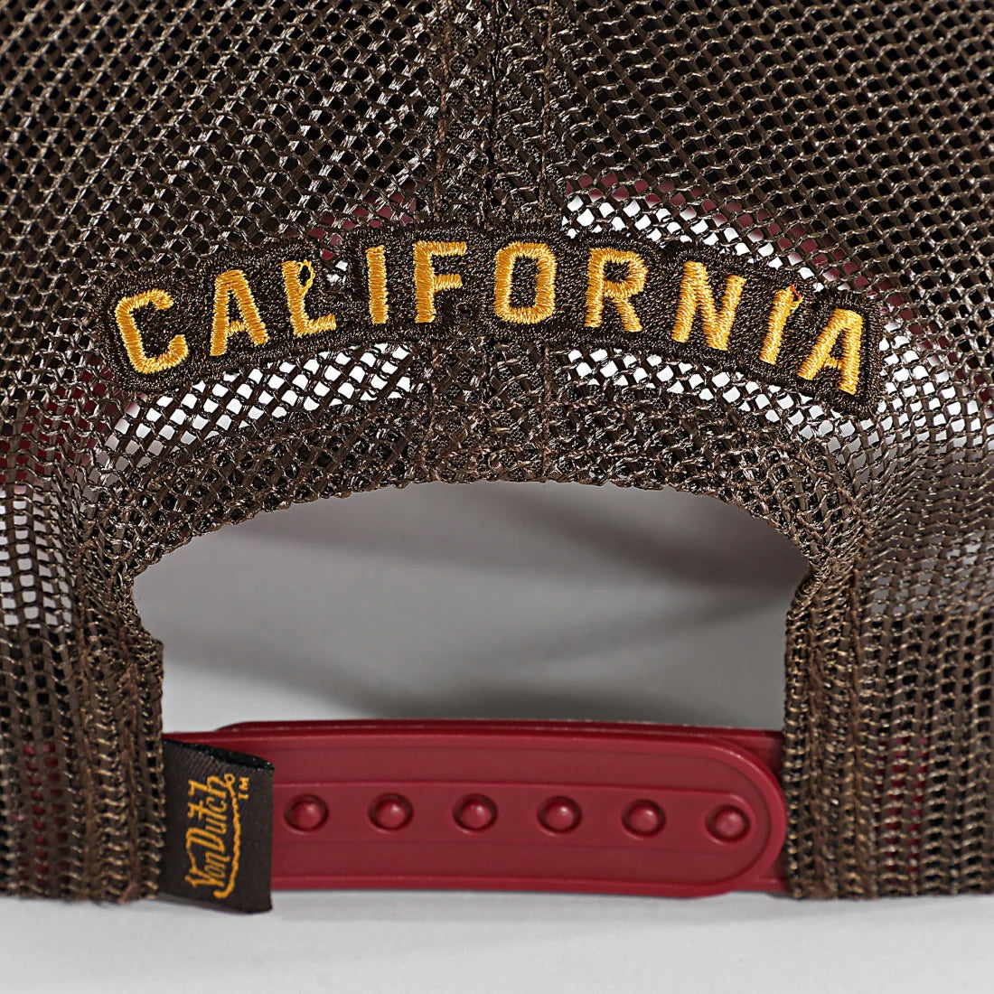 Von Dutch Cafe13 Dark Red Trucker